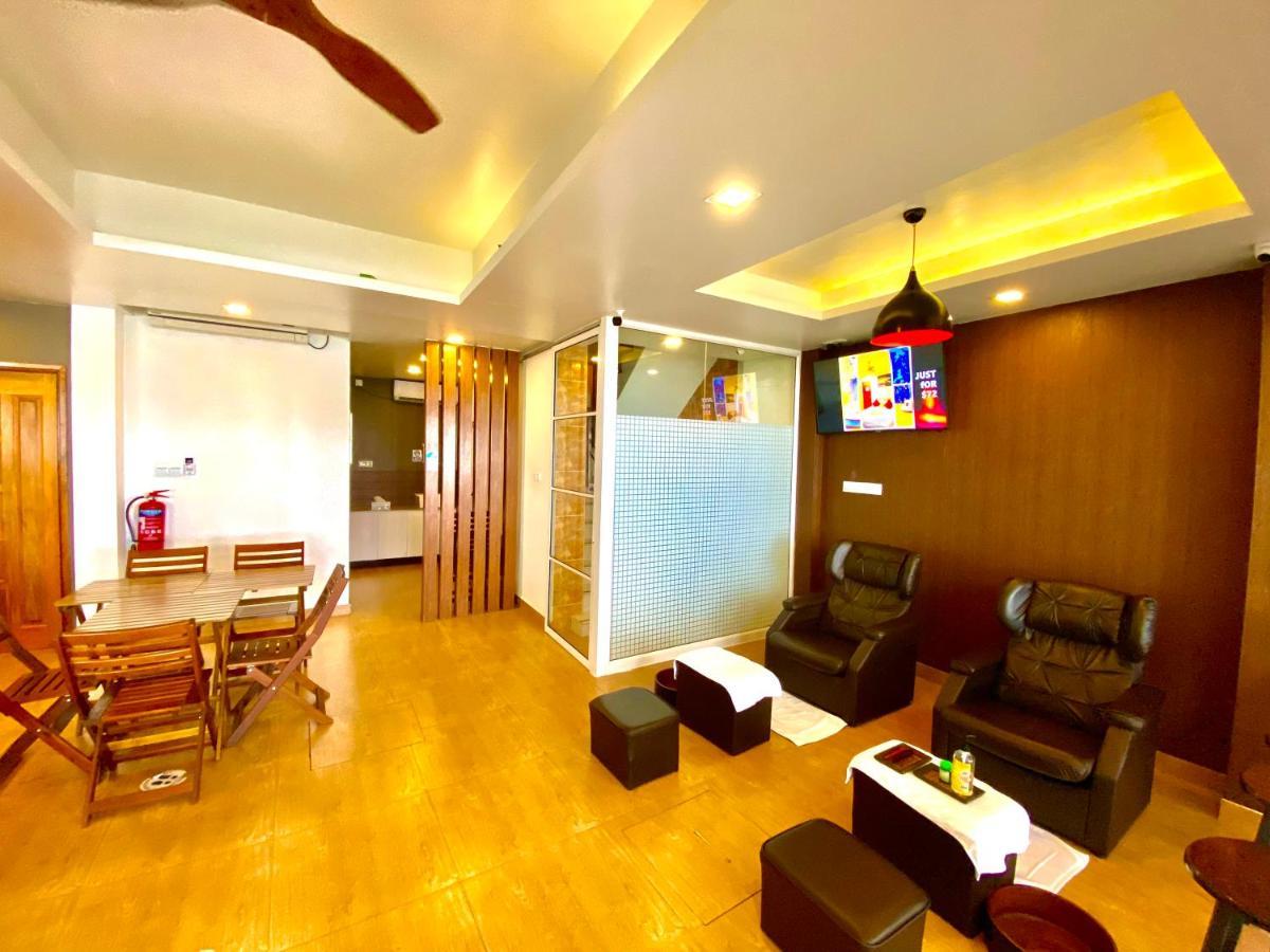 Beach Breeze And Spa Hulhumale Exterior photo