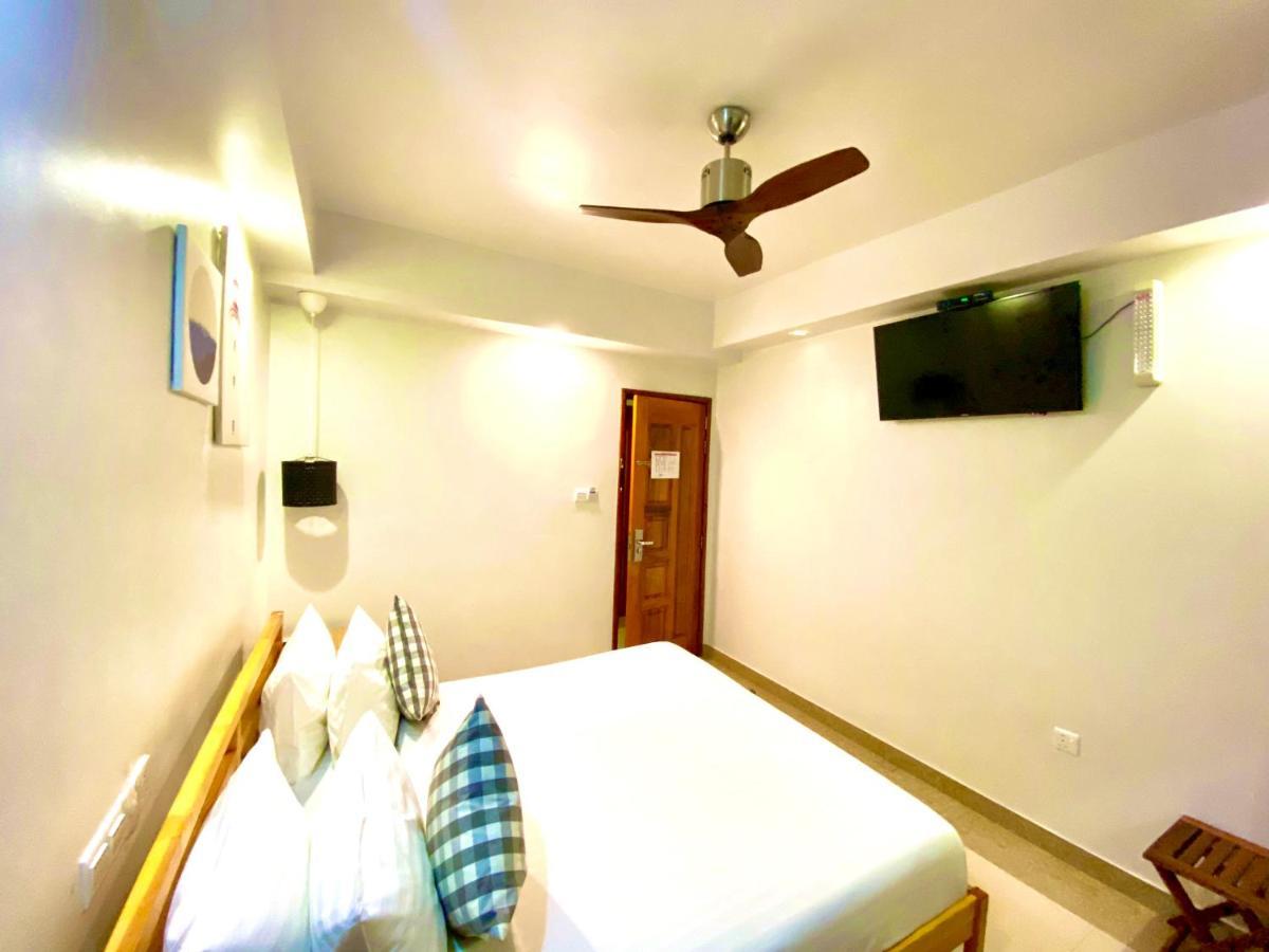 Beach Breeze And Spa Hulhumale Exterior photo