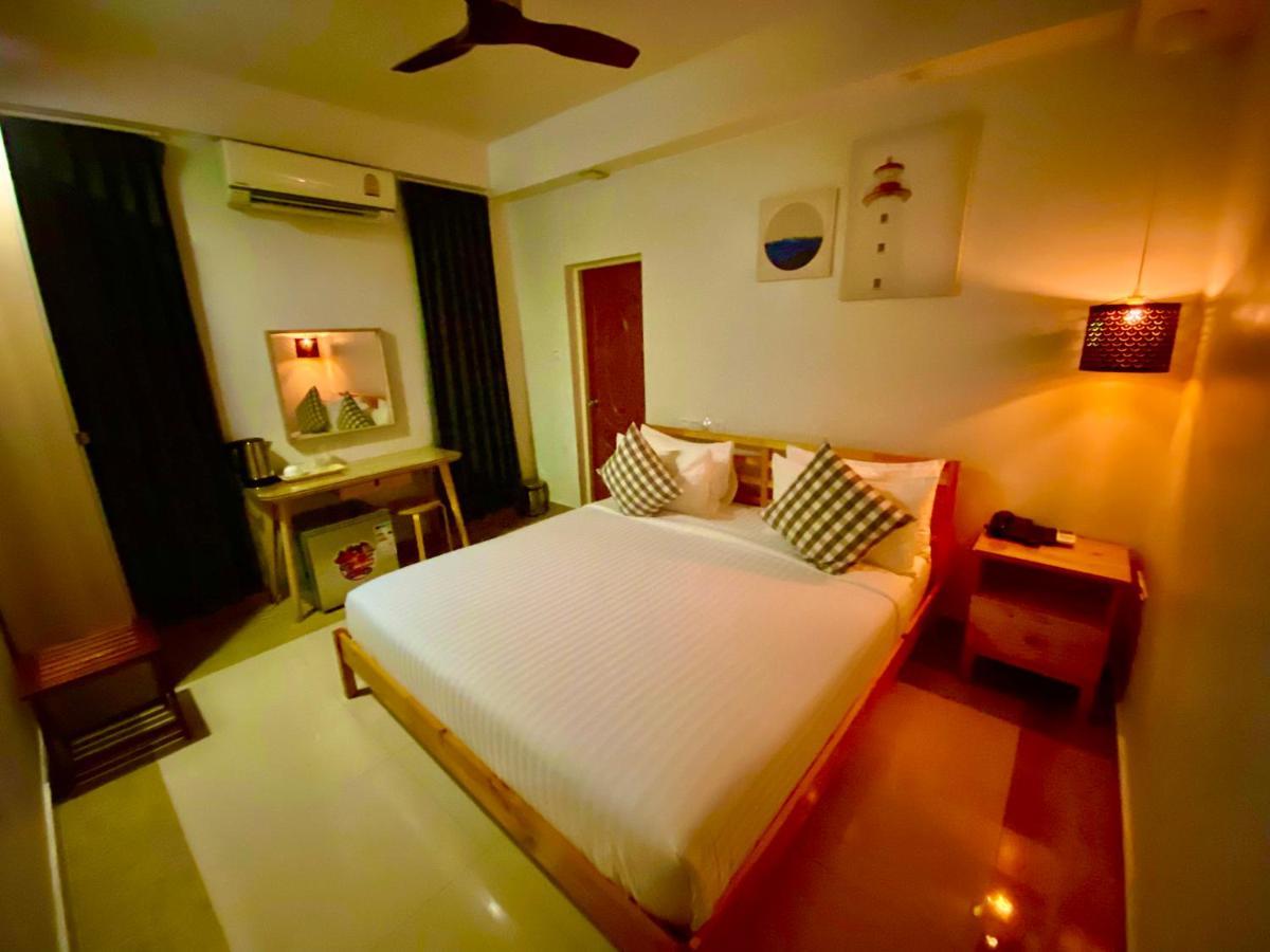 Beach Breeze And Spa Hulhumale Exterior photo