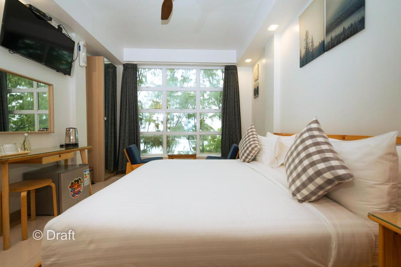 Beach Breeze And Spa Hulhumale Exterior photo