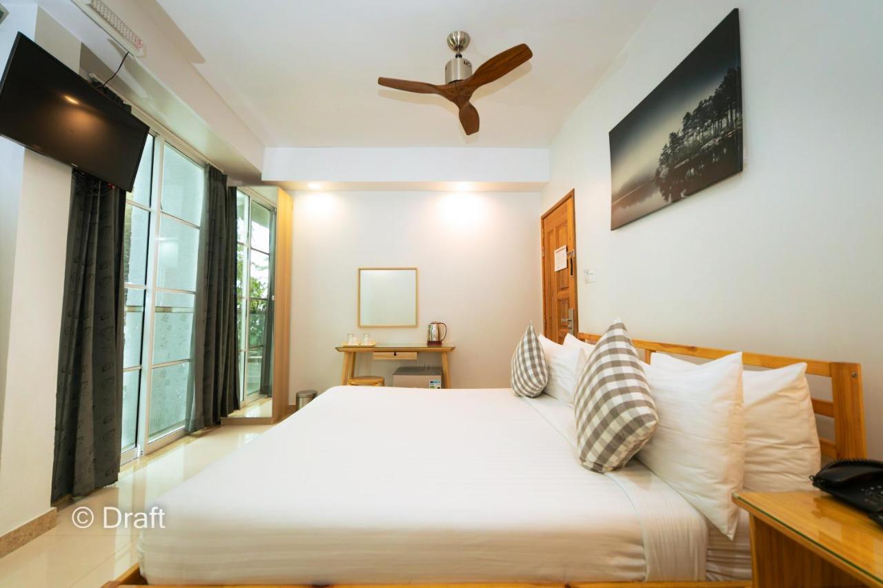 Beach Breeze And Spa Hulhumale Exterior photo
