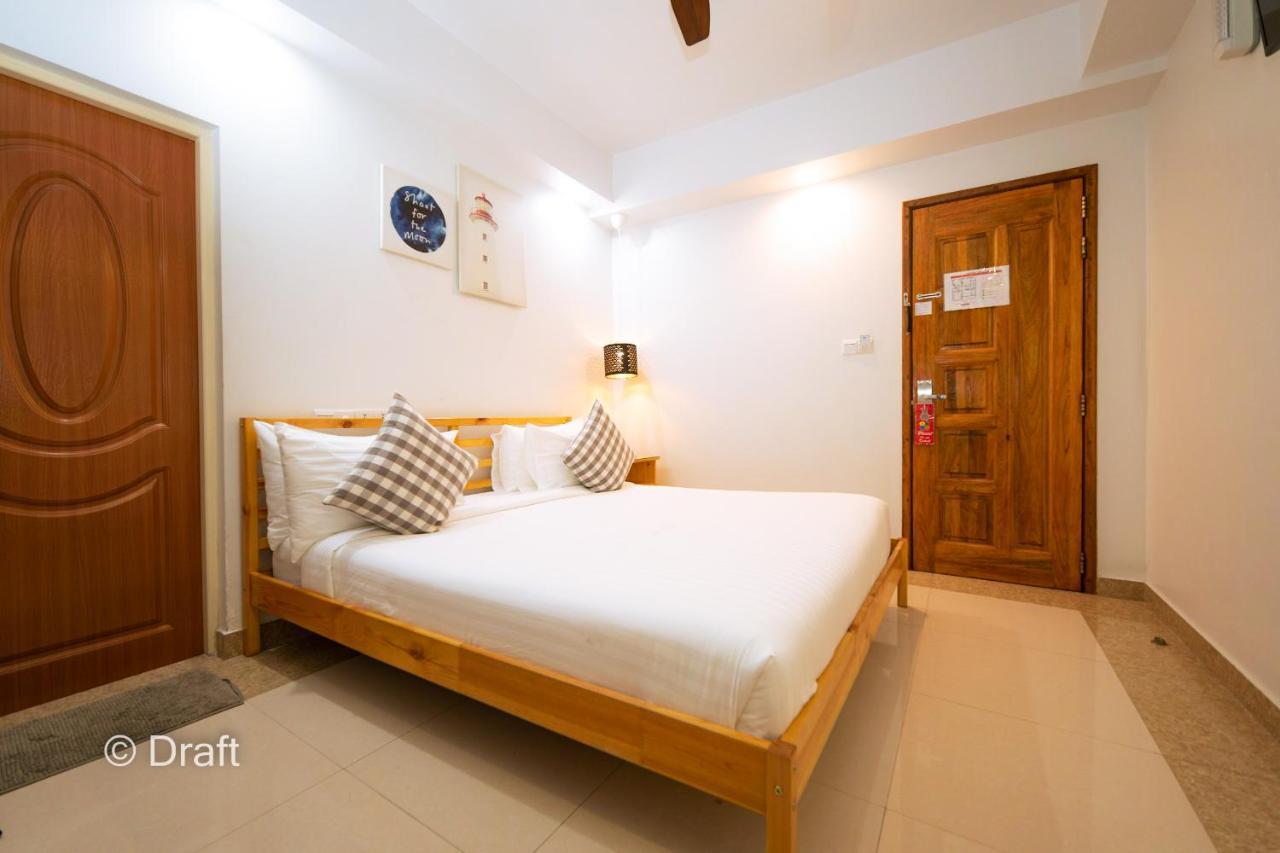 Beach Breeze And Spa Hulhumale Exterior photo