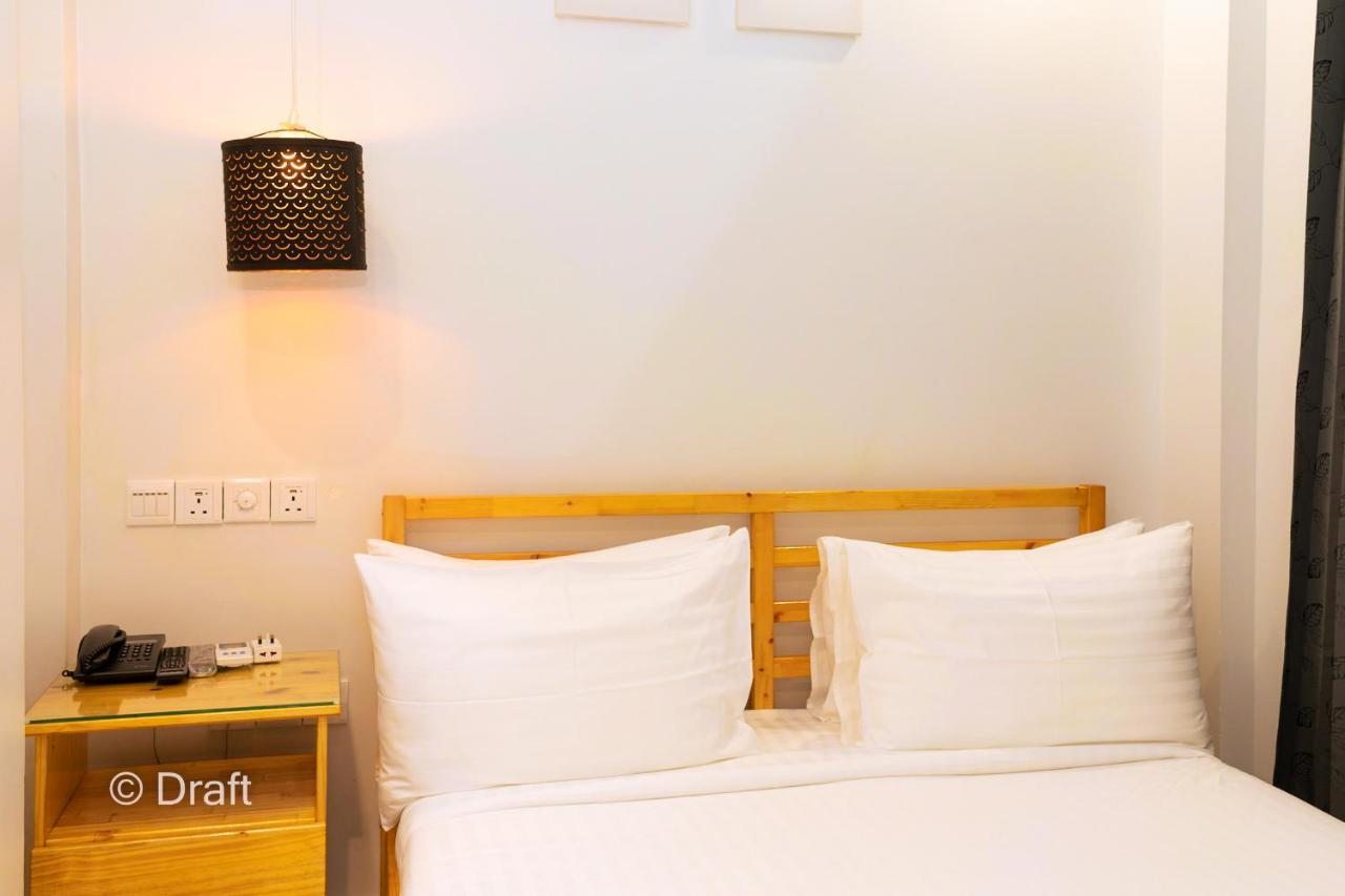 Beach Breeze And Spa Hulhumale Exterior photo