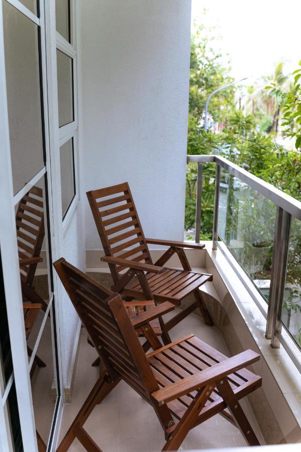 Beach Breeze And Spa Hulhumale Exterior photo